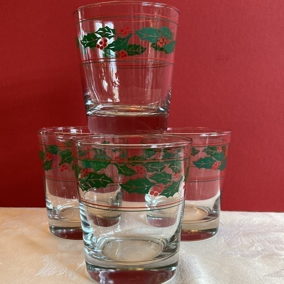 Set of 4 Vintage Anchor Hocking holly and berry cocktail glasses - Picture 6 of 8
